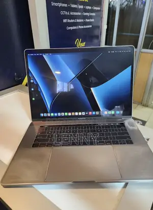 Laptop Apple MacBook Pro 2017 16GB Intel Core i7 SSD 512GB