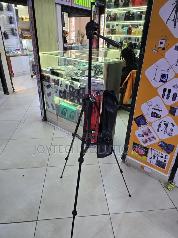F-3520t Lightweight Aluminum Camera Tripod for Phone DSLR Cameras