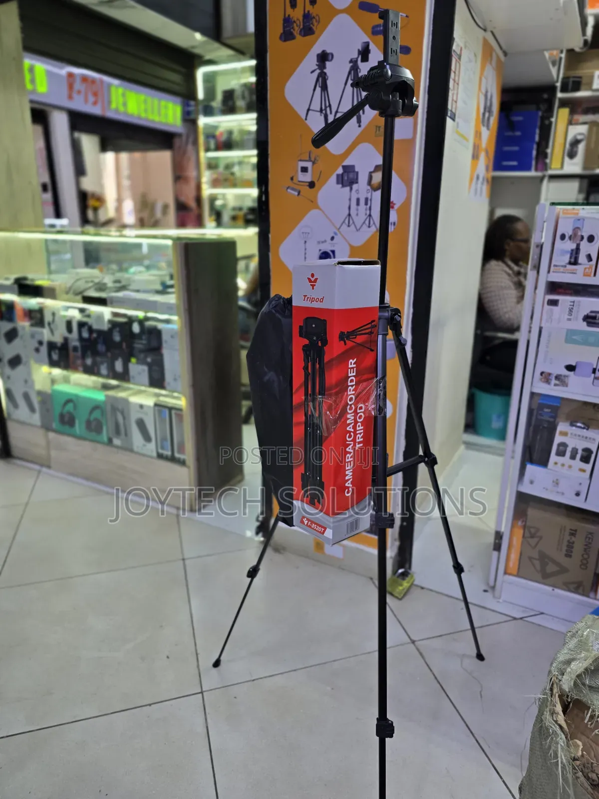 360° Rotating Camera Smartphone Tripod Stand – Stable and Portable