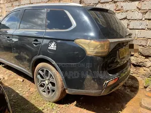 Mitsubishi Outlander 2015 Black