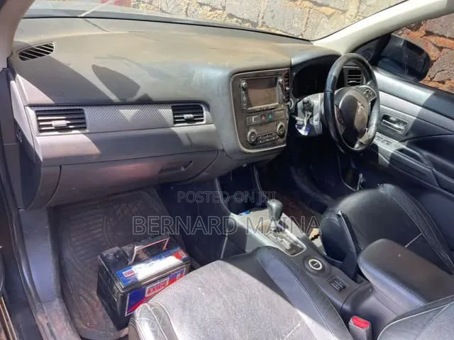 Mitsubishi Outlander 2015 Black