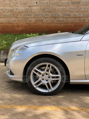 Mercedes-Benz E250 2009 Silver