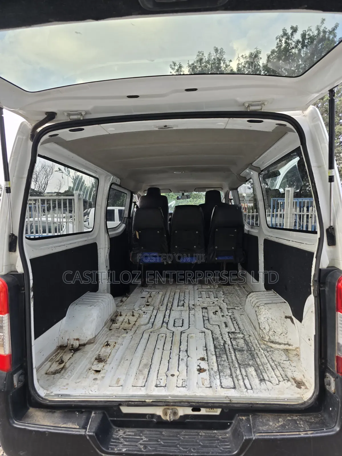 Nissan Caravan (Urvan) 2015 White