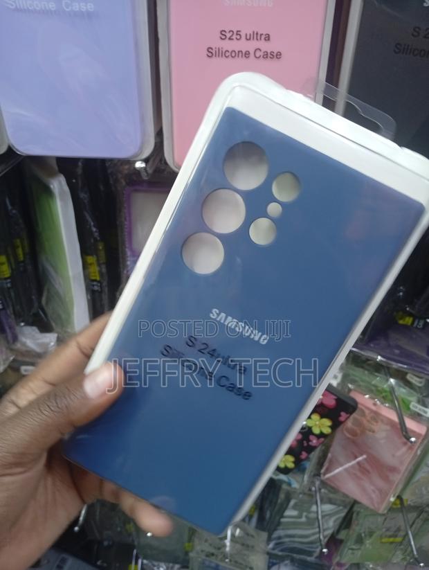 Samsung Galaxy S24 Ultra Silicone Case in Blue - thumbnail 2