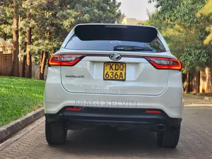 Toyota Harrier 2.0 4WD 2017 White