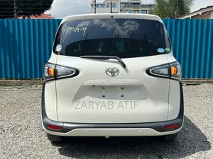 Toyota Sienta 2019 White