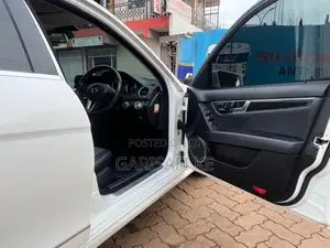 Mercedes-Benz C200 2014 White