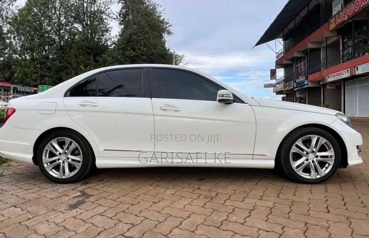 Mercedes-Benz C200 2014 White