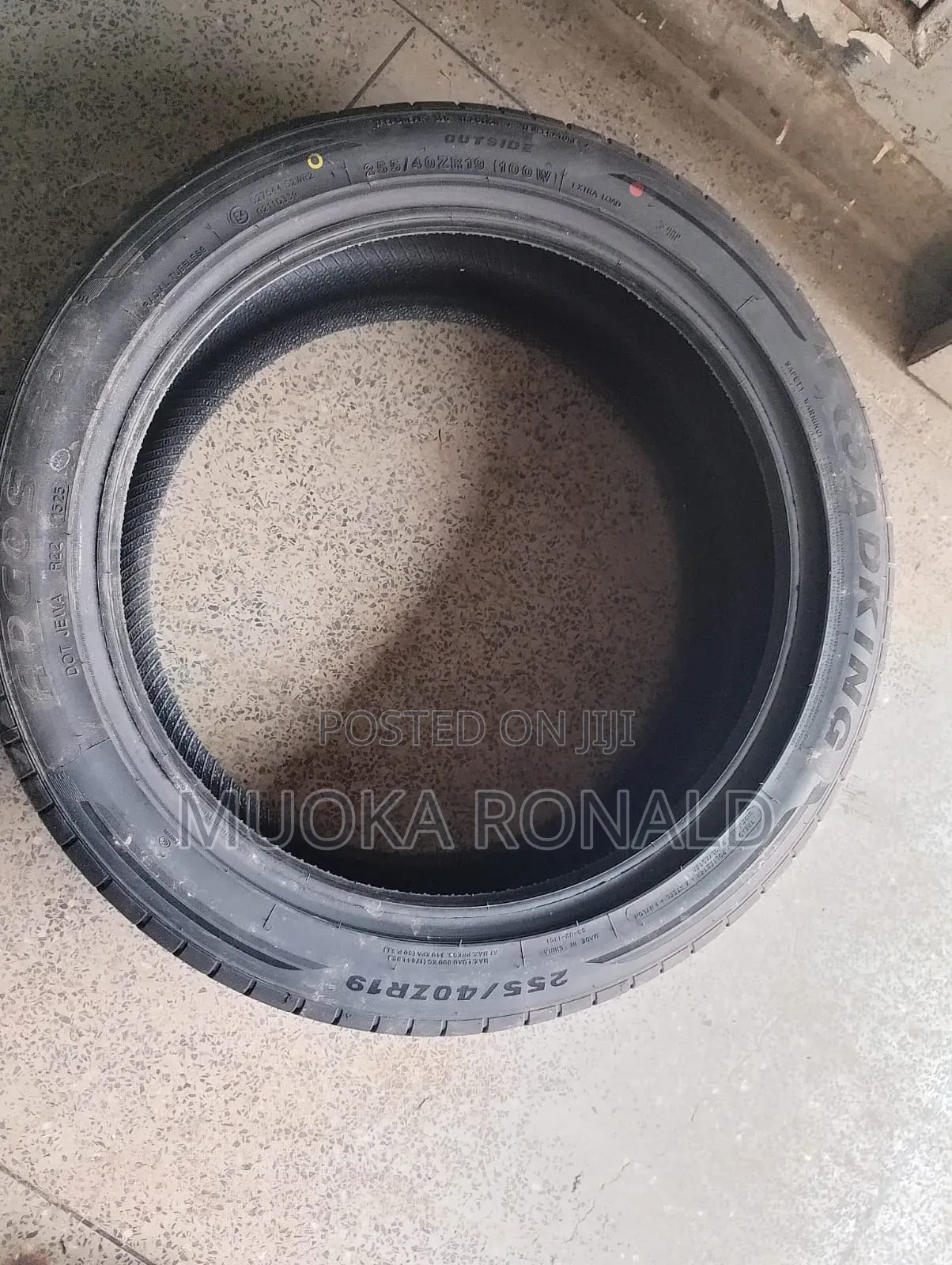 255/40r19 Roadking Tyre