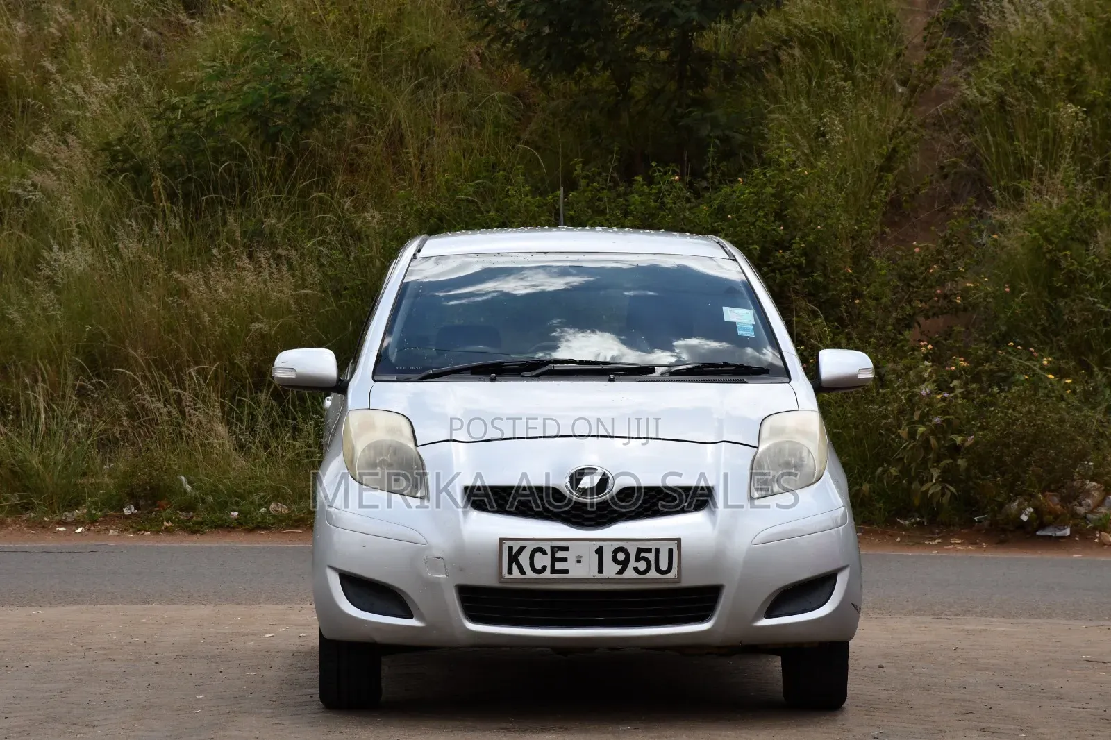 Toyota Vitz 2008 Silver