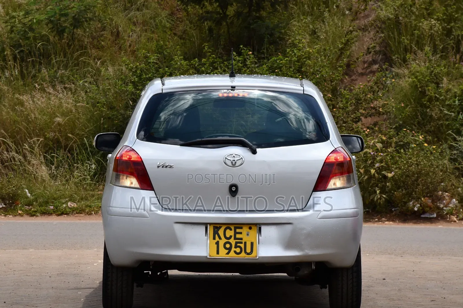 Toyota Vitz 2008 Silver