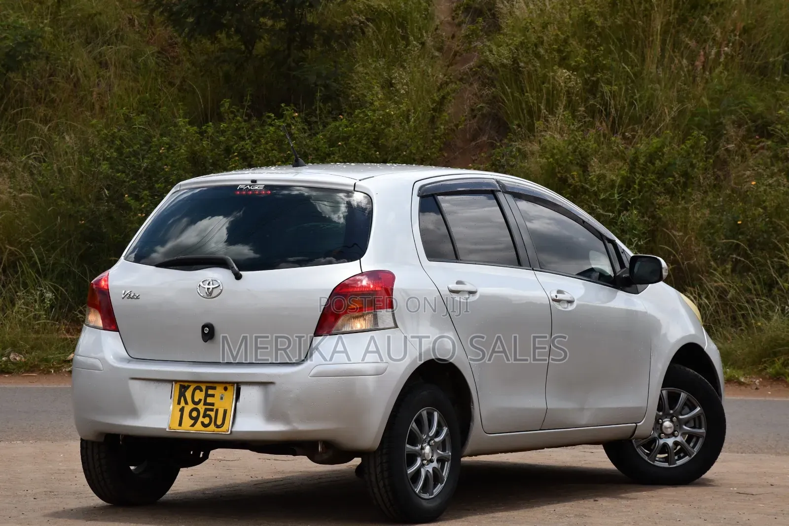 Toyota Vitz 2008 Silver