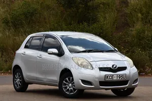 Toyota Vitz 2008 Silver