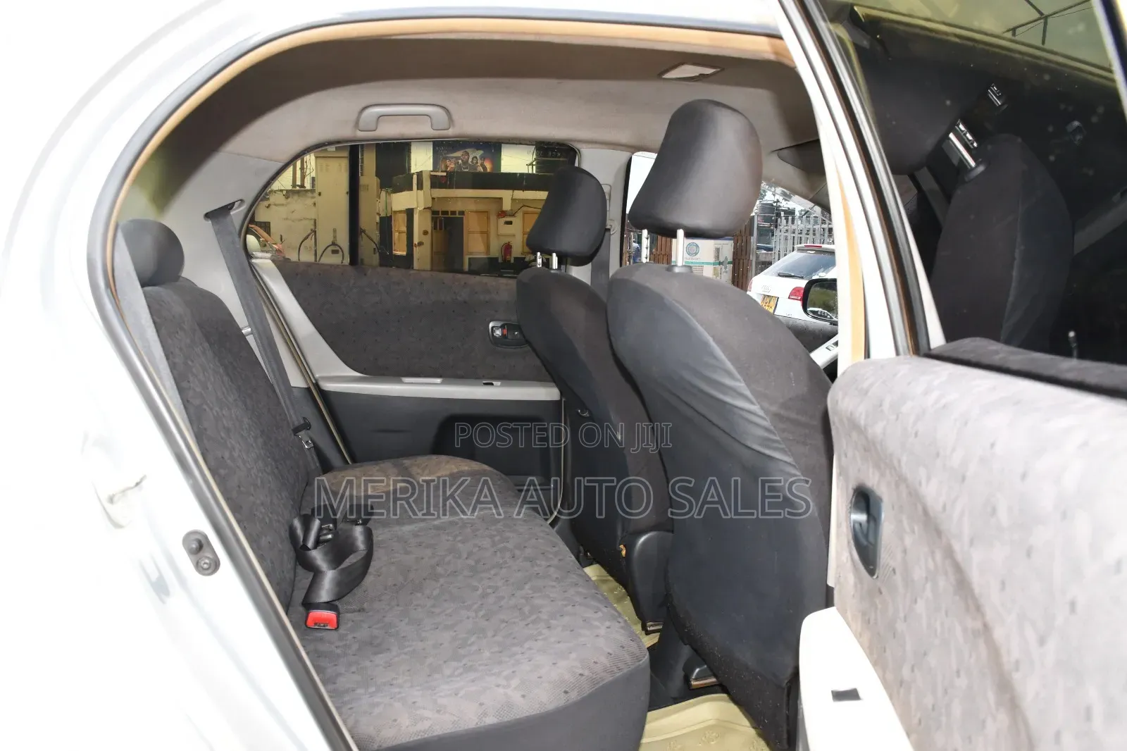 Toyota Vitz 2008 Silver