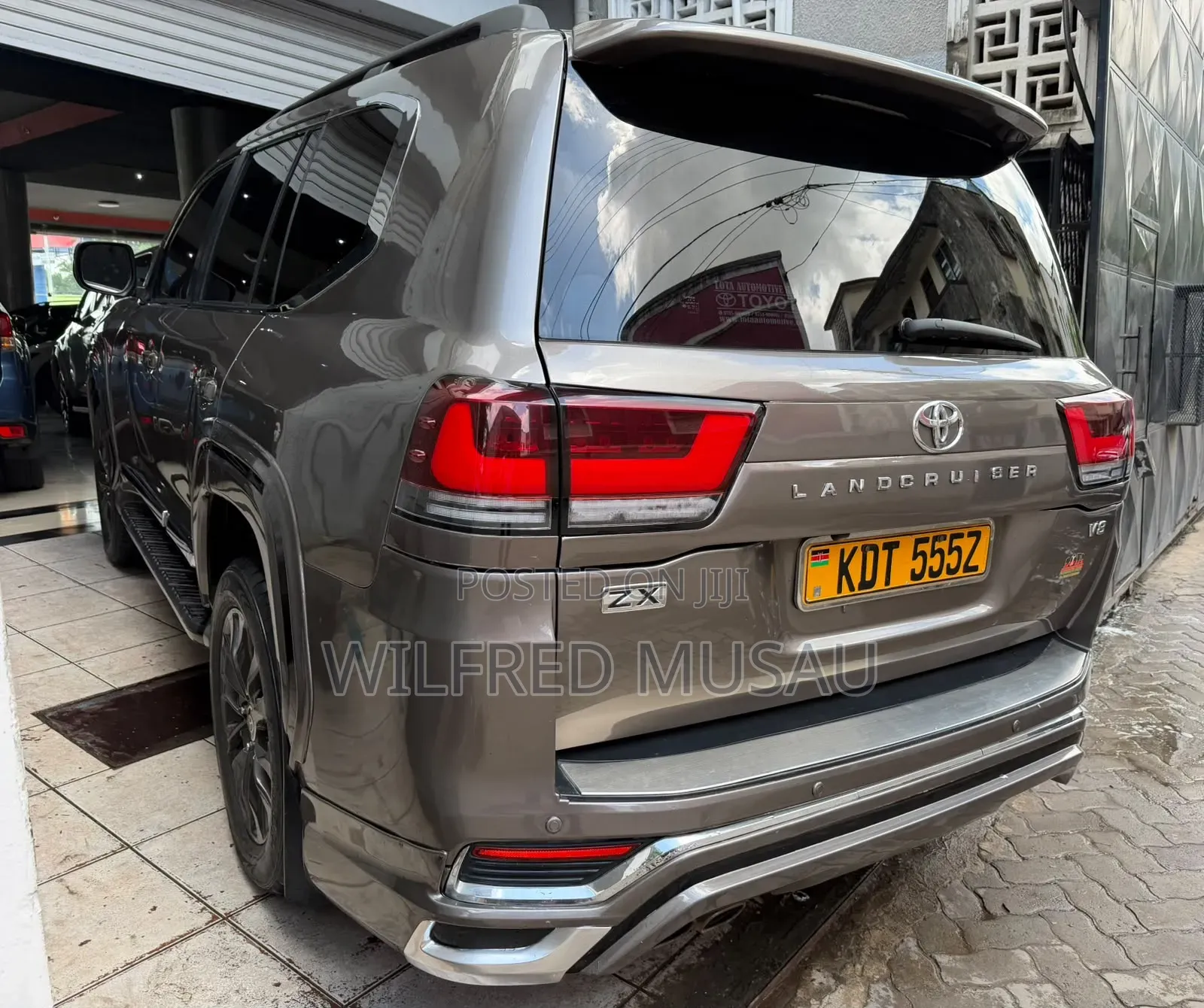 Toyota Land Cruiser 2010 Gold