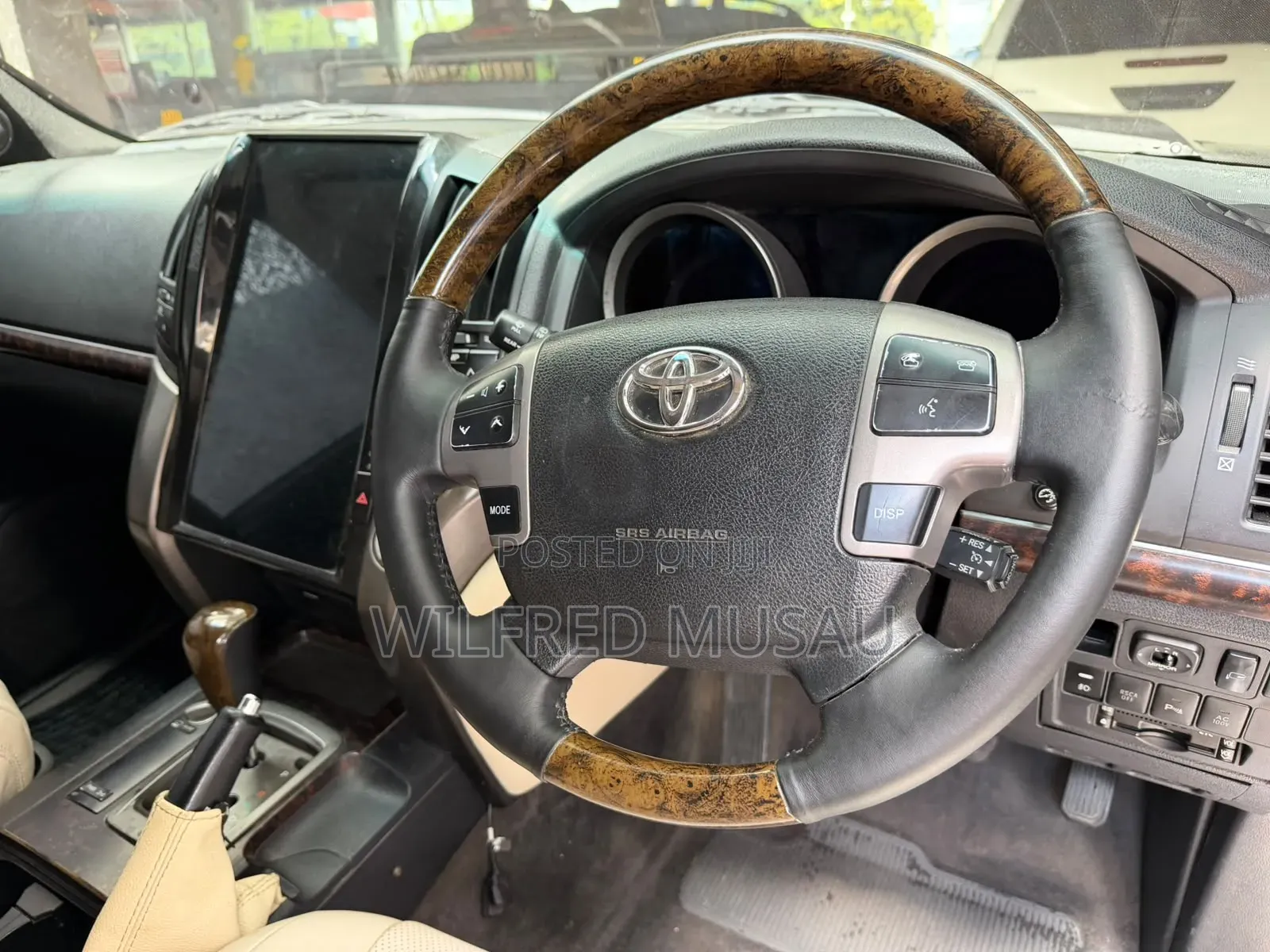 Toyota Land Cruiser 2010 Gold