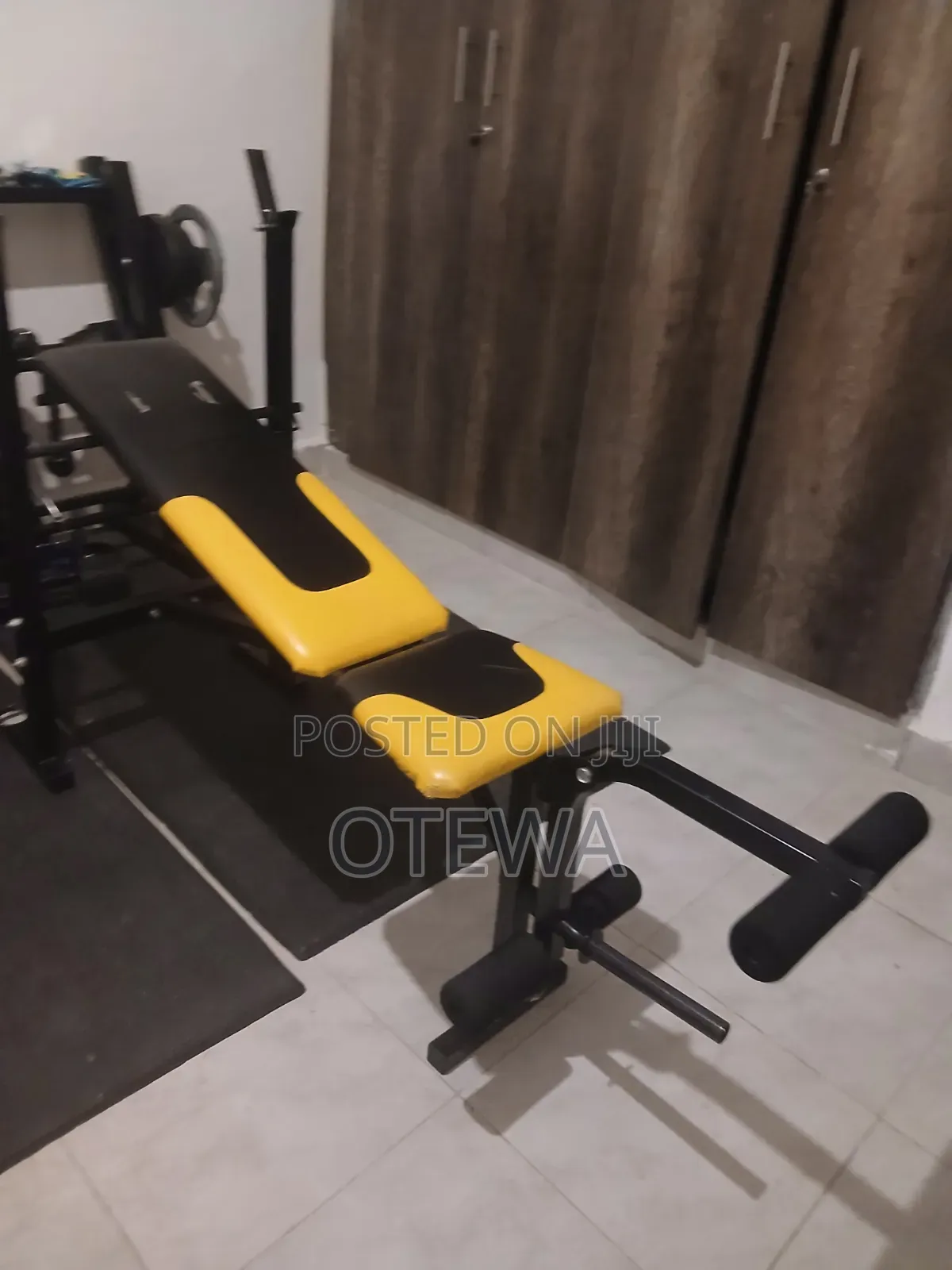 Everlast Gym Bench With 1.5 Barbell