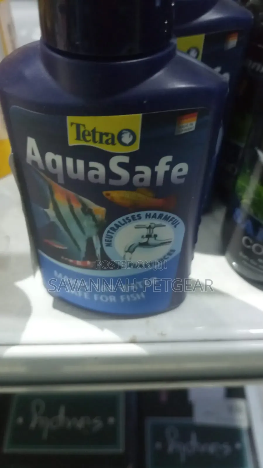 Tetra Aquasafe, a Water Conditioner to Make Tap Water Safe for Fish