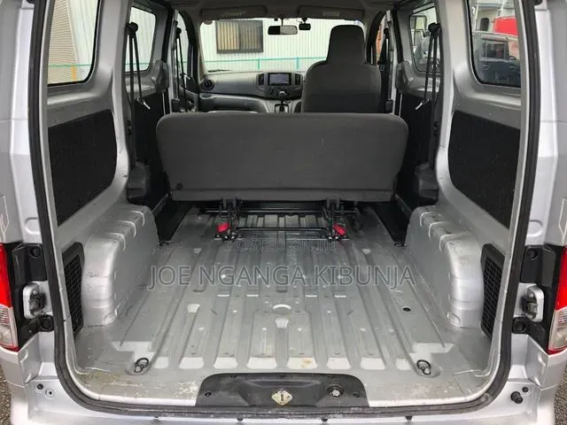 Nissan NV200 2018 Silver