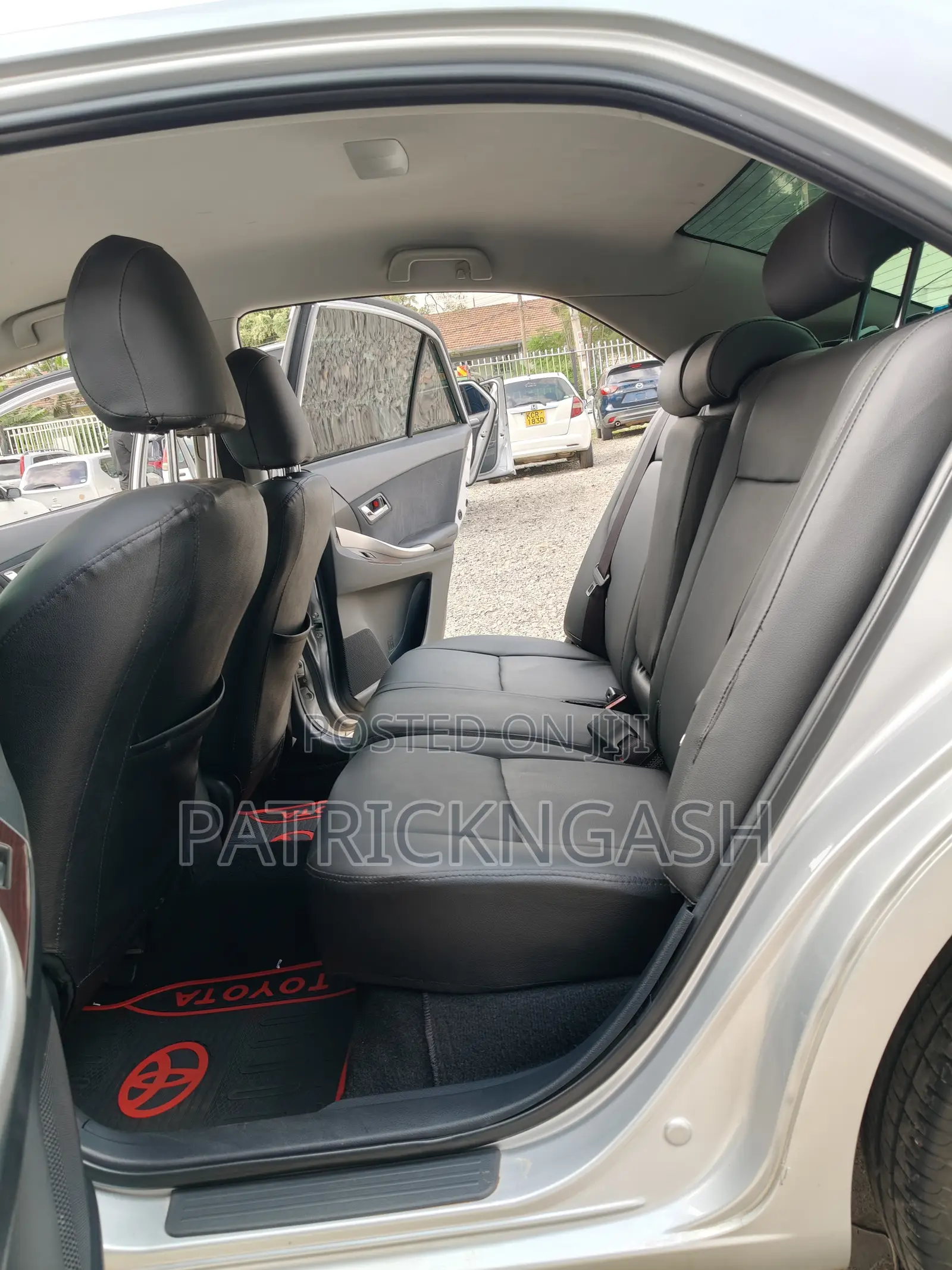 Toyota Premio 2017 Silver