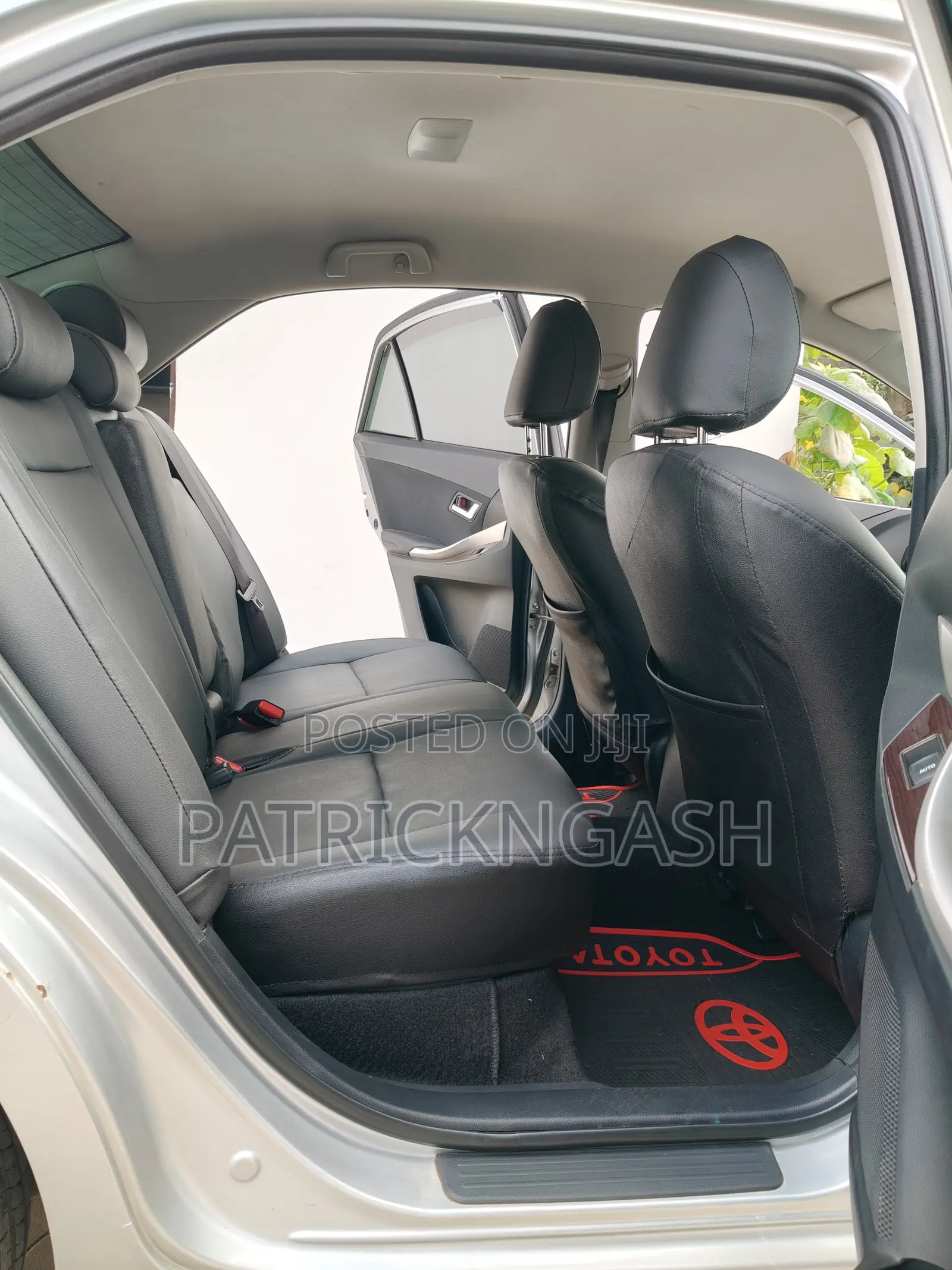 Toyota Premio 2017 Silver