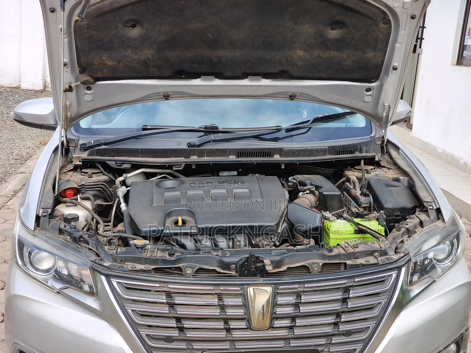 Toyota Premio 2017 Silver