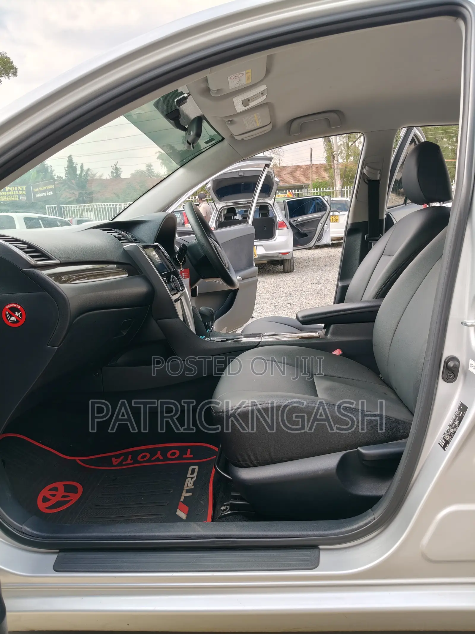 Toyota Premio 2017 Silver