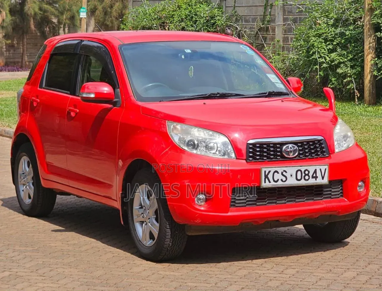 Toyota Rush 2011 Red