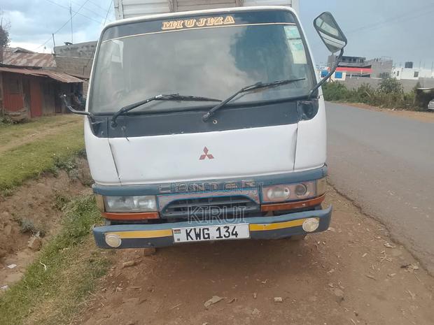 Mitsubishi Canter KWG 1998 White