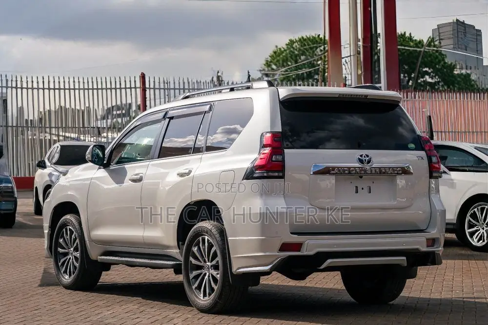 Toyota Land Cruiser Prado 2.8 2020 Pearl