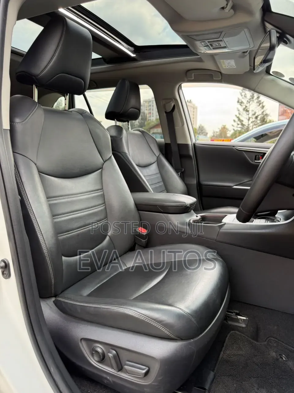Toyota RAV4 2020 White