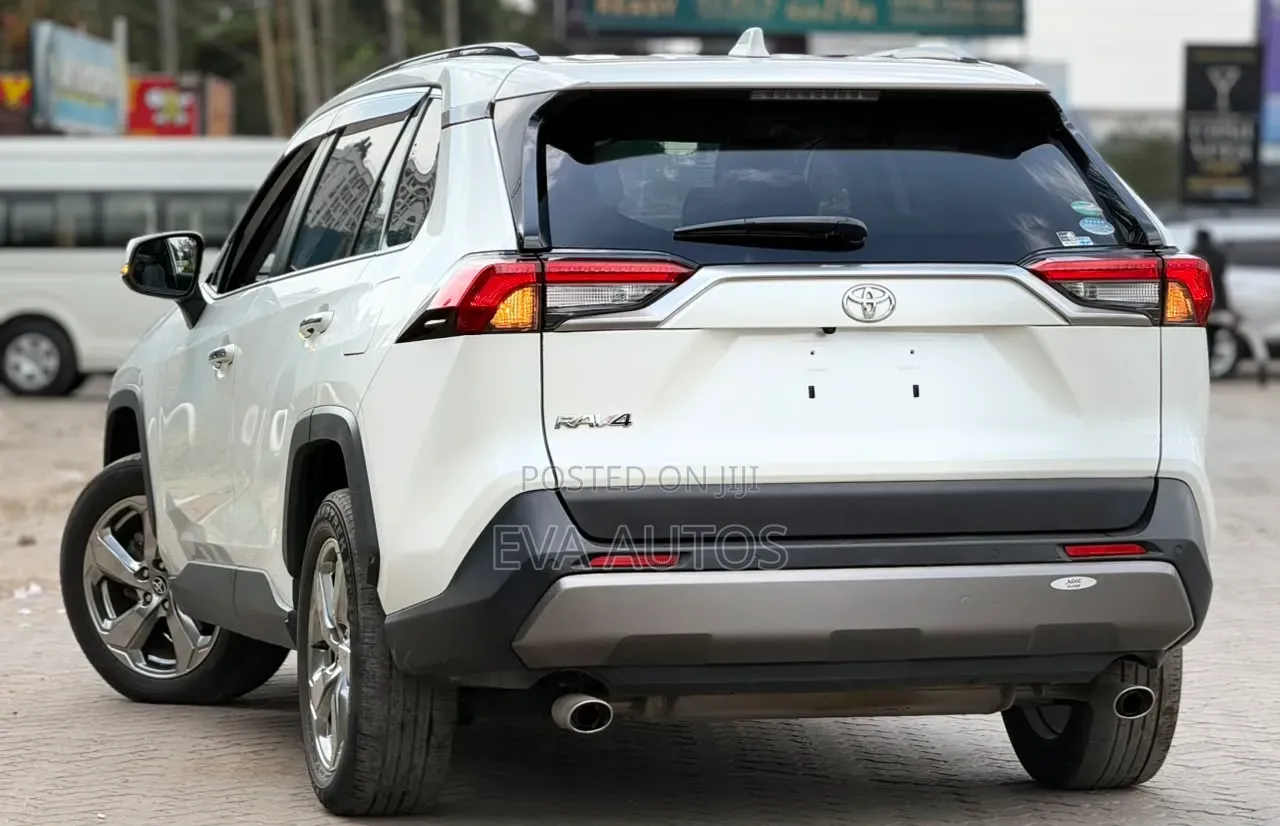 Toyota RAV4 2020 White