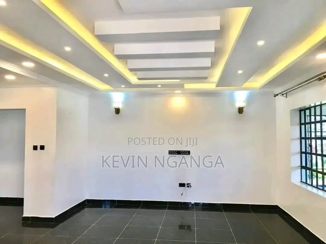 4bdrm Bungalow in Urithi Estate, Umoja for sale