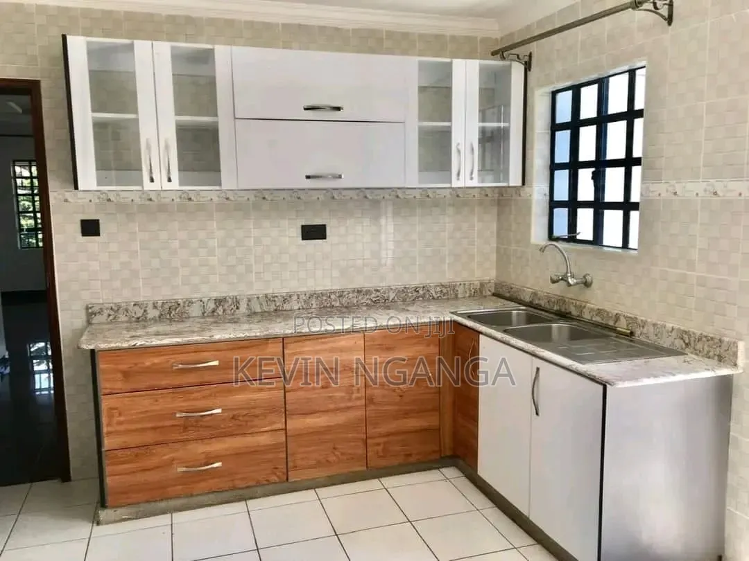 4bdrm Bungalow in Urithi Estate, Umoja for sale