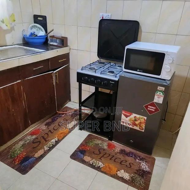 Two Bedroom Airbnb Business Unit With - thumbnail 2