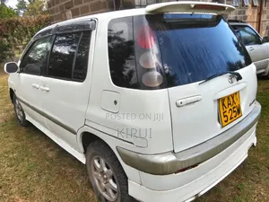Toyota Raum 2005 Ivory
