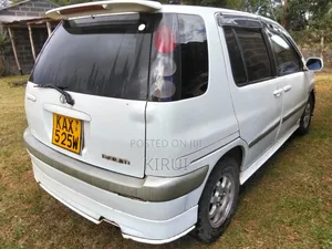Toyota Raum 2005 Ivory