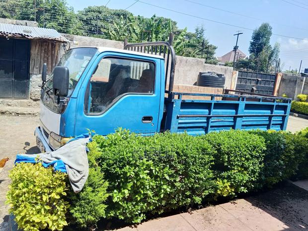 Isuzu Elf Canter 2006 - thumbnail 2