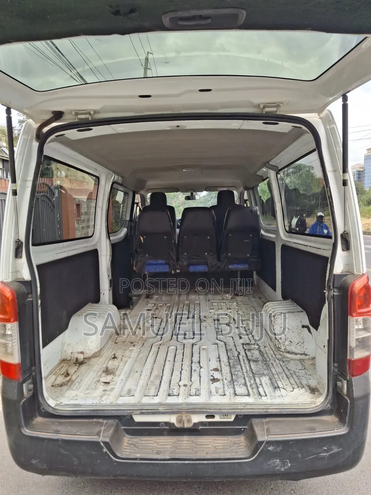 Nissan Caravan (Urvan) 2015 White