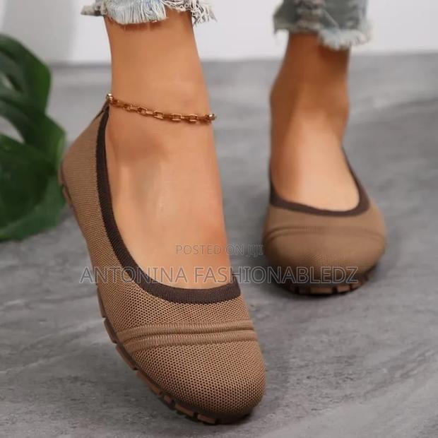 Ladies Comfortable Flat Shoes - thumbnail 2