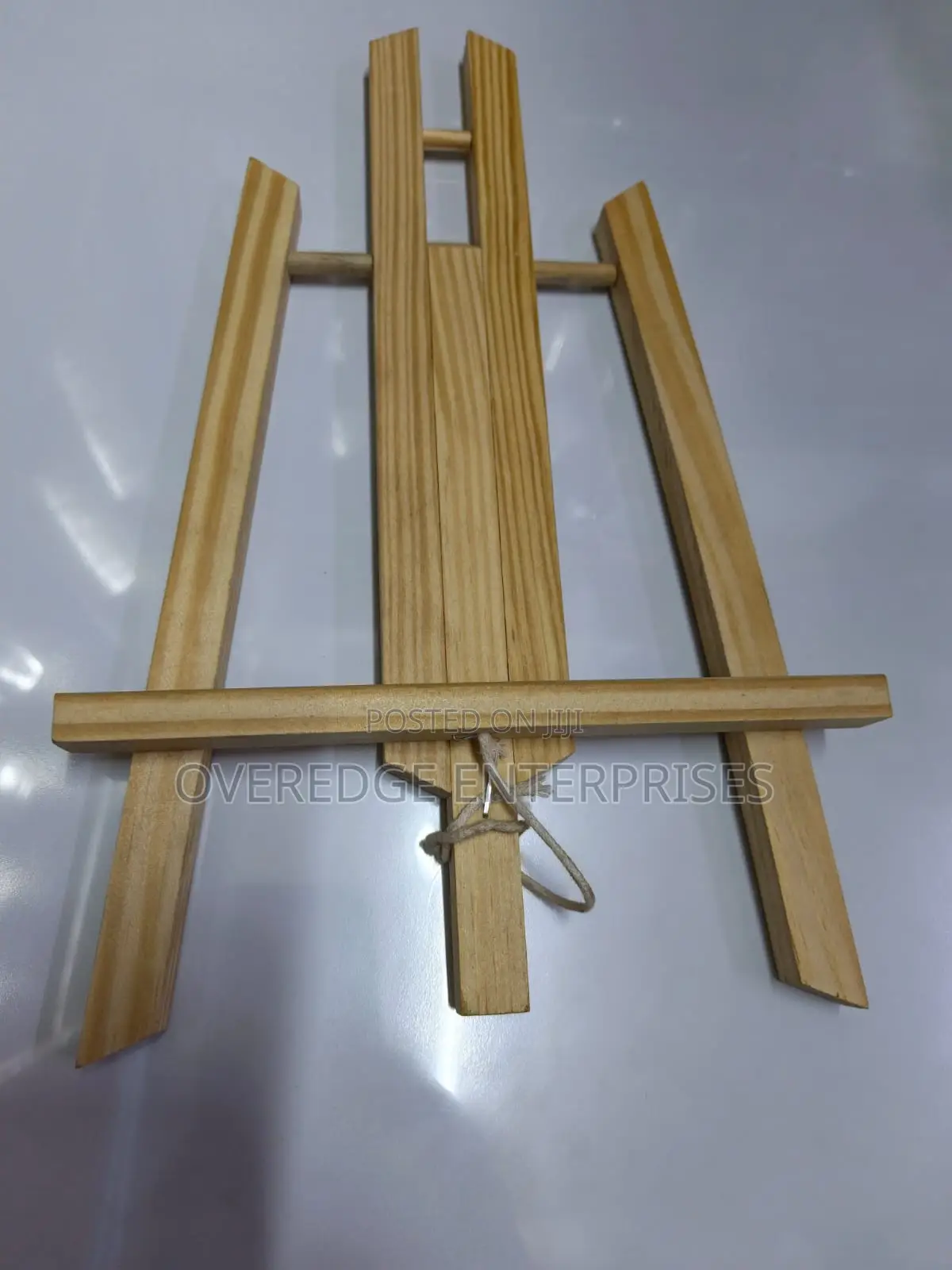 Wooden Tripod Stand