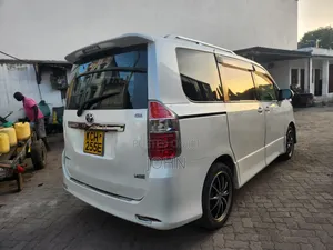 Toyota Noah 2008 Pearl