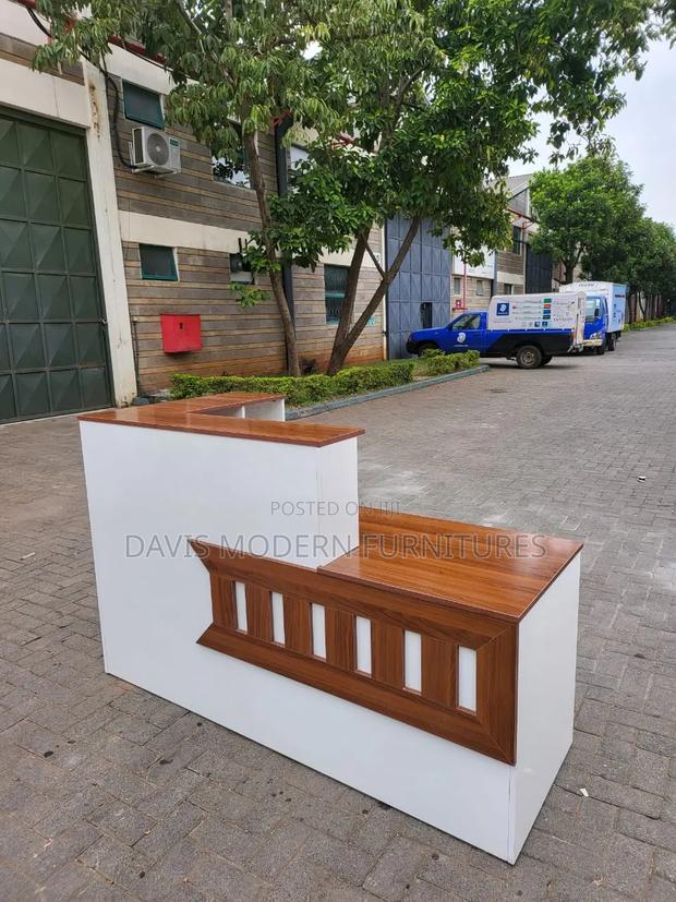 L-Shaped Reception Desk - thumbnail 2