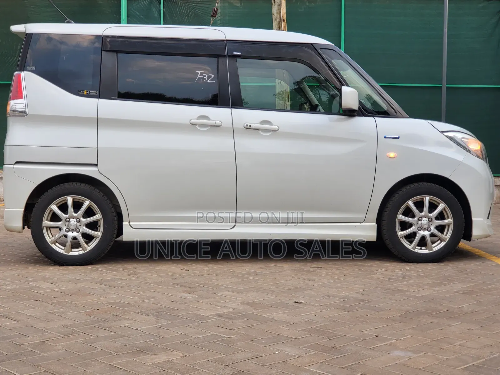 Suzuki Solio 2019 White
