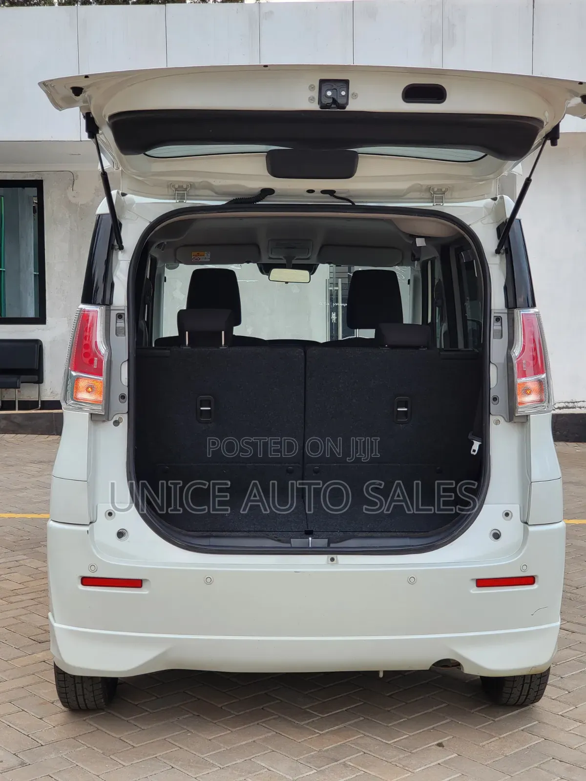 Suzuki Solio 2019 White
