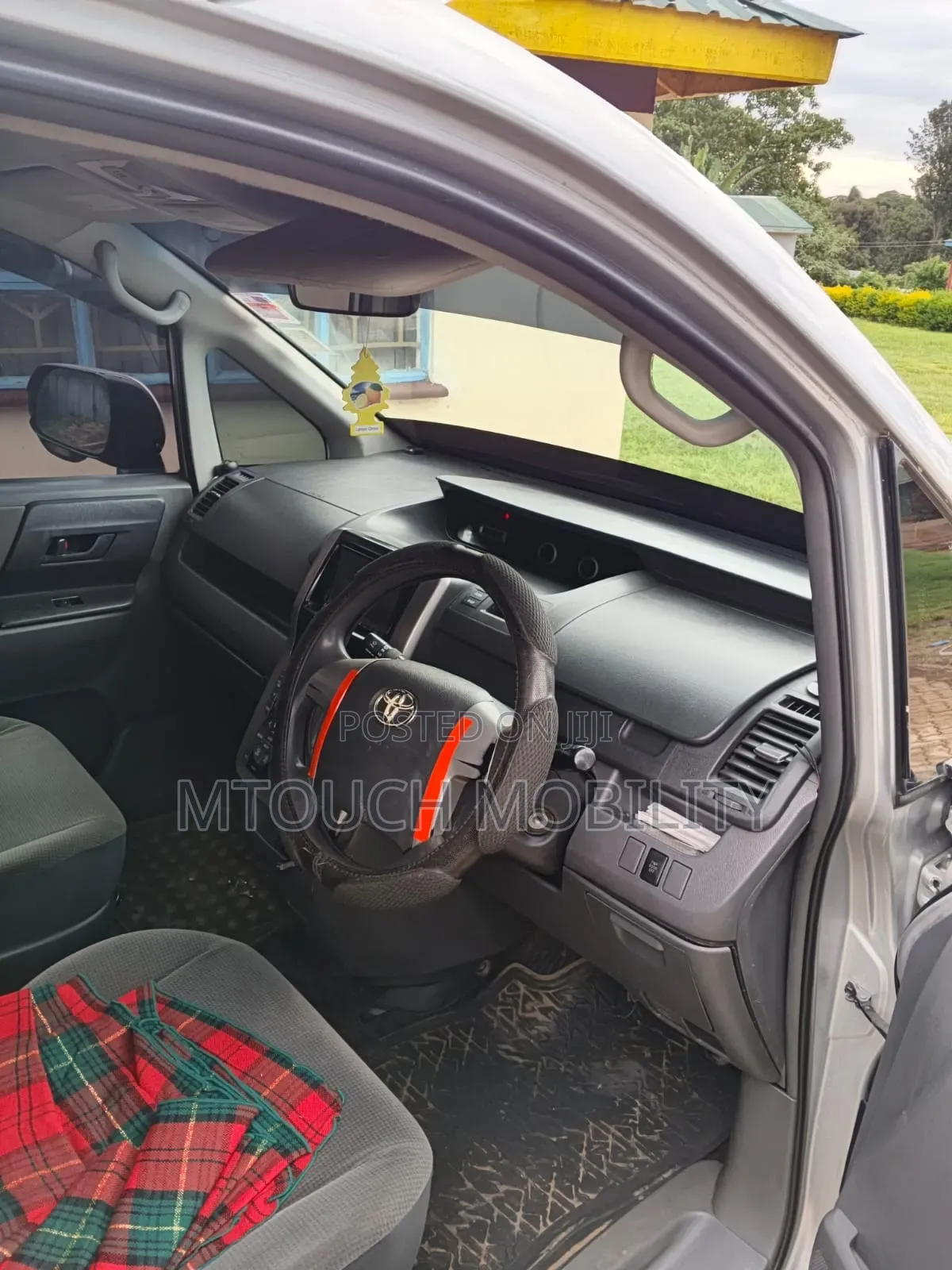 Toyota Voxy 2009 Silver