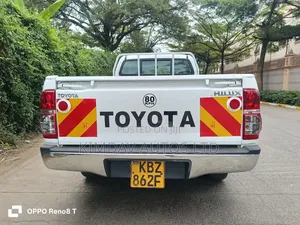 Toyota Hilux 2014 White