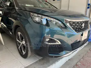 Peugeot 5008 2019 Green