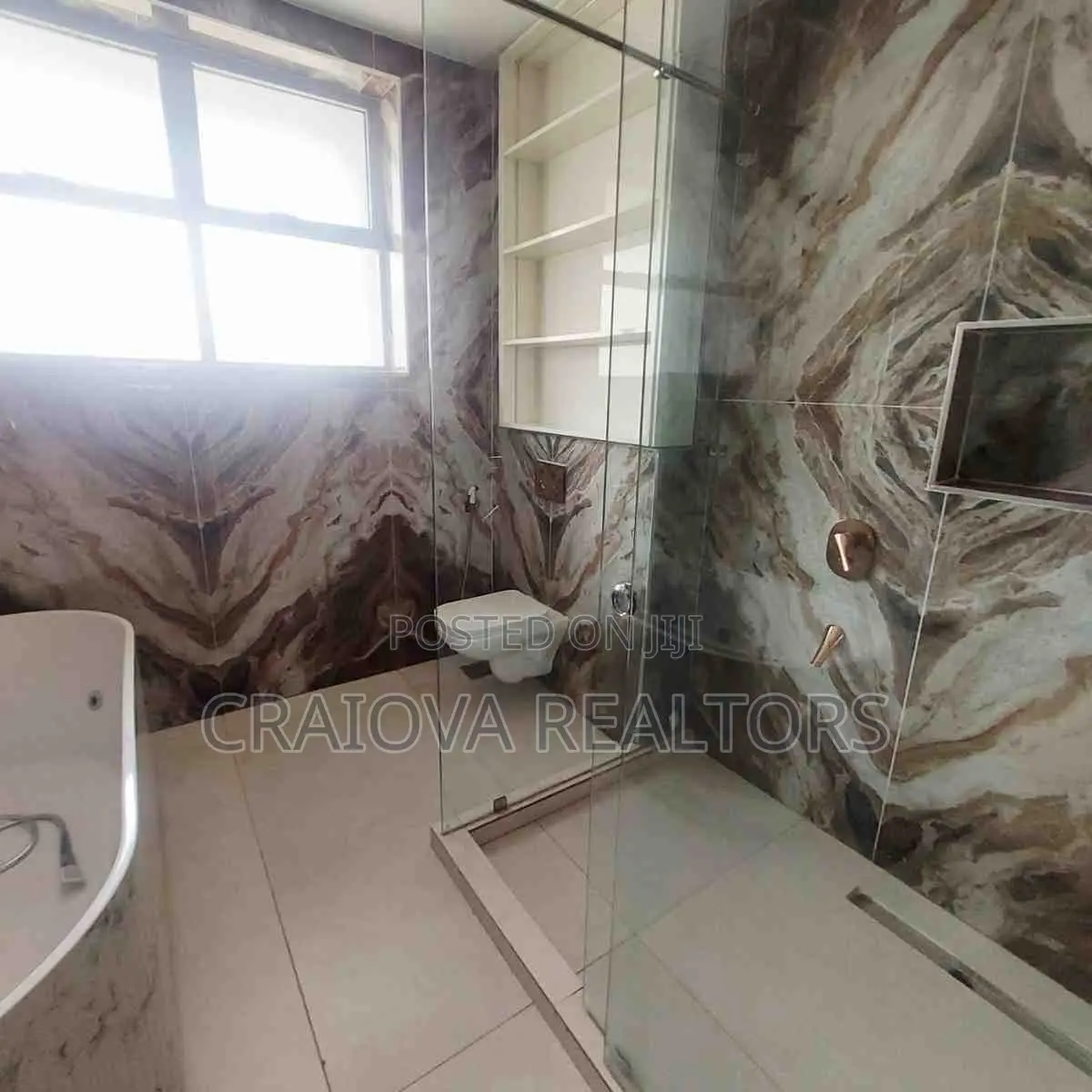 4bdrm Duplex in Spring Valley for rent