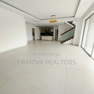4bdrm Duplex in Spring Valley for rent